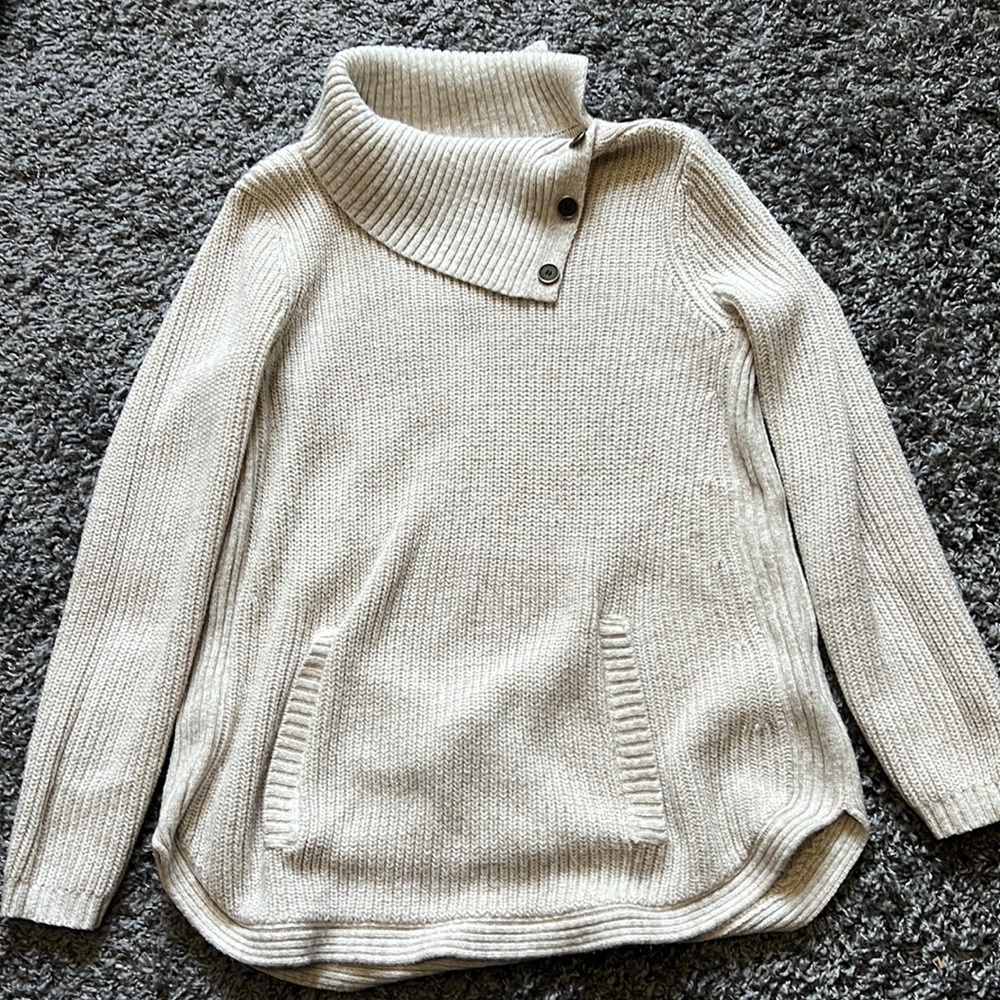 Turtleneck sweater with pocket